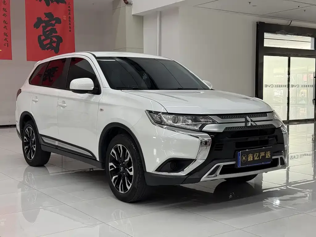 Mitsubishi Outlander 2021 из CN, фото 9