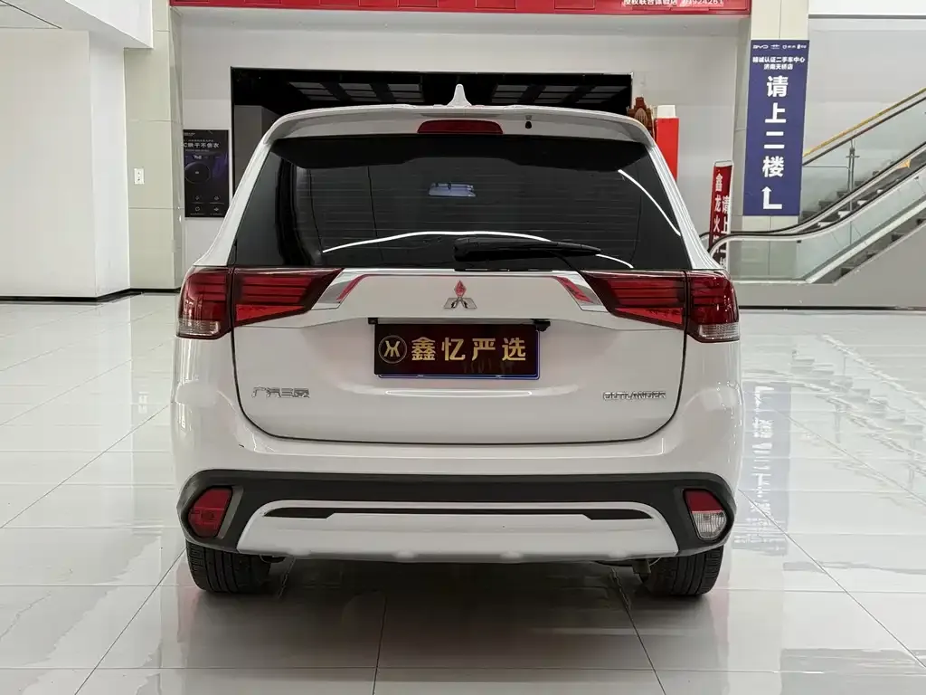 Mitsubishi Outlander 2021 из CN, фото 7