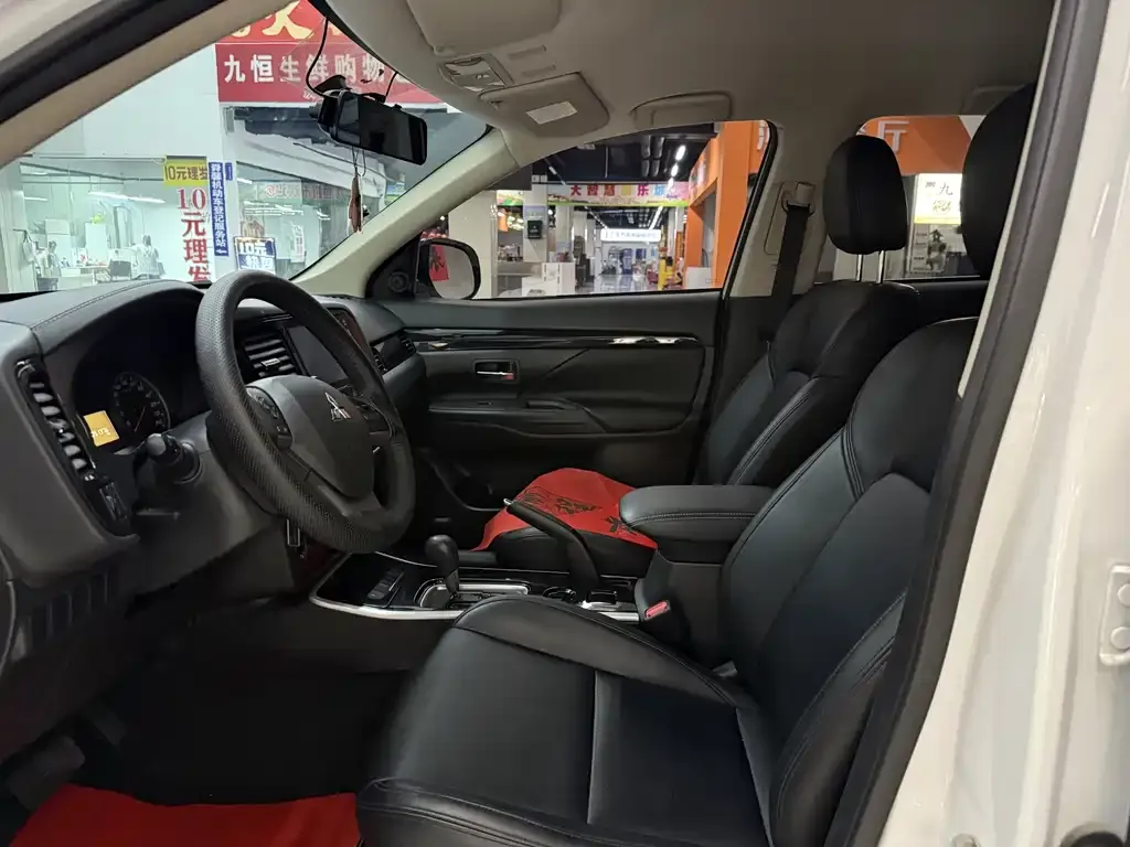 Mitsubishi Outlander 2021 из CN, фото 6