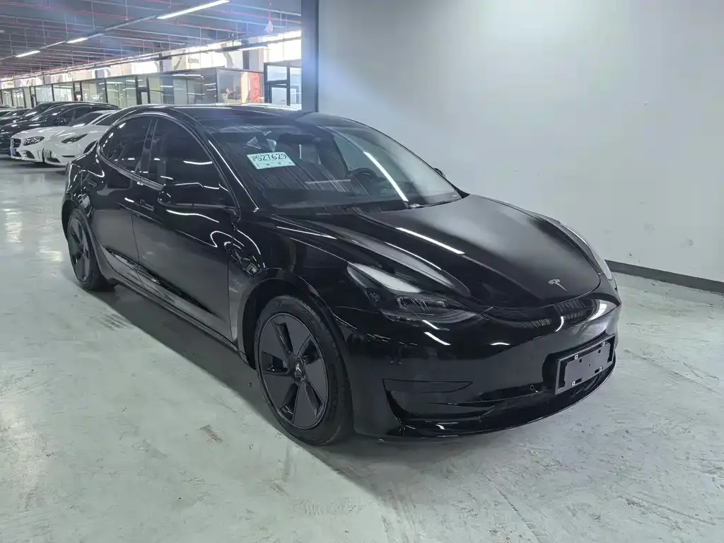 Tesla Model 3 — фото 4