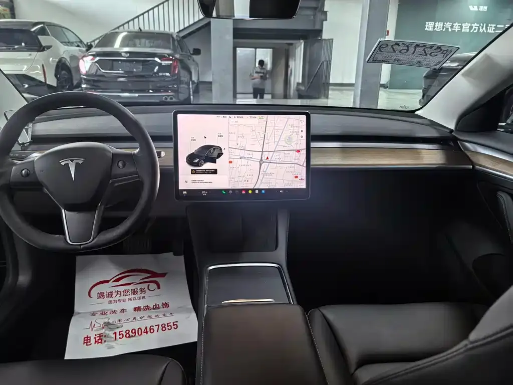 Tesla Model 3 — фото 10