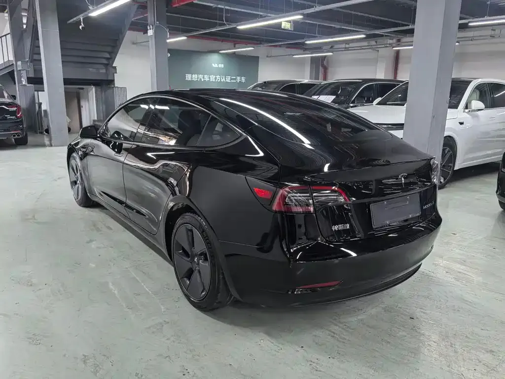 Tesla Model 3 — фото 7