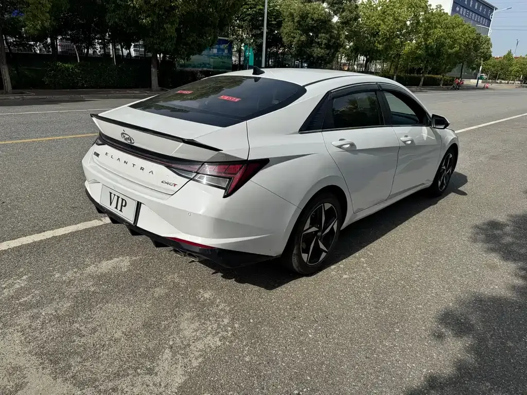 Hyundai Elantra — фото 6