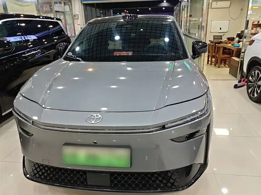 Toyota Platinum 3X 2026 из CN, фото 5