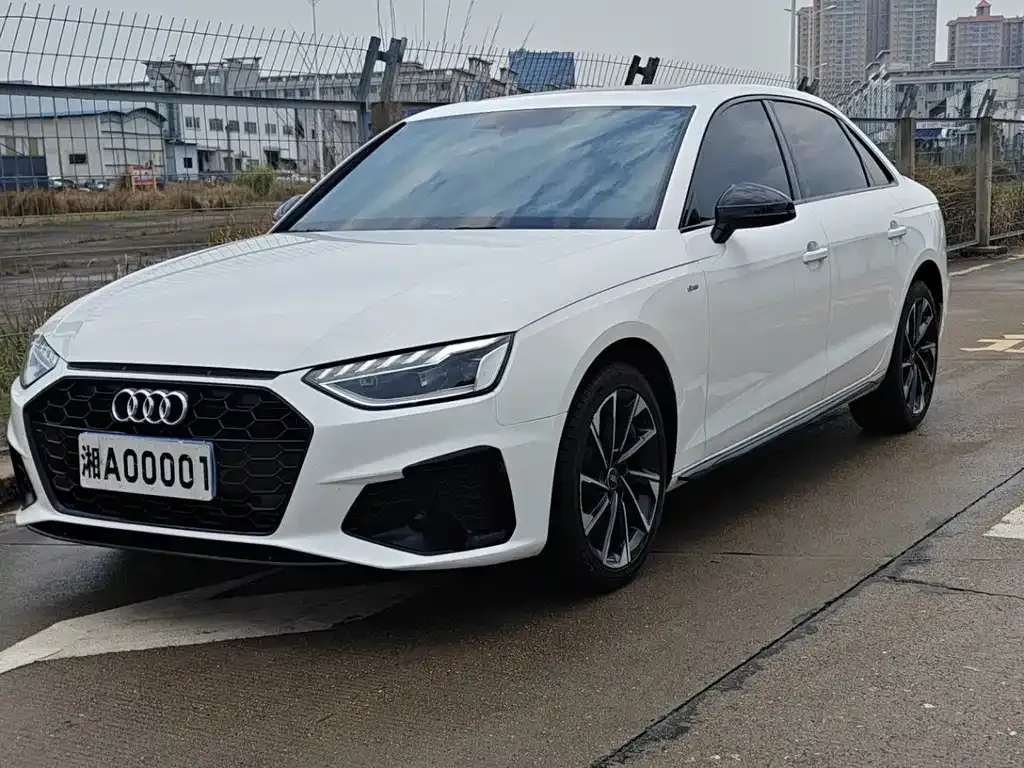 Audi A4L 2023 из CN, фото 1