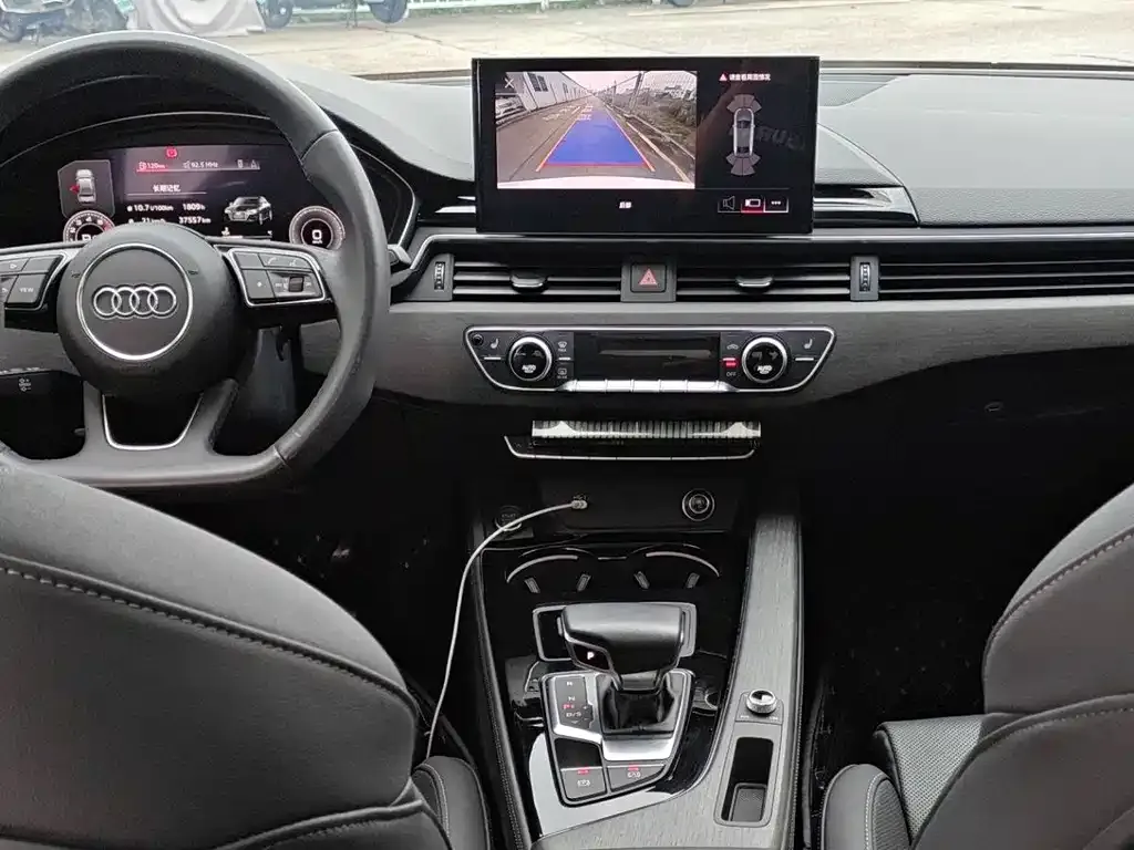 Audi A4L 2023 из CN, фото 6