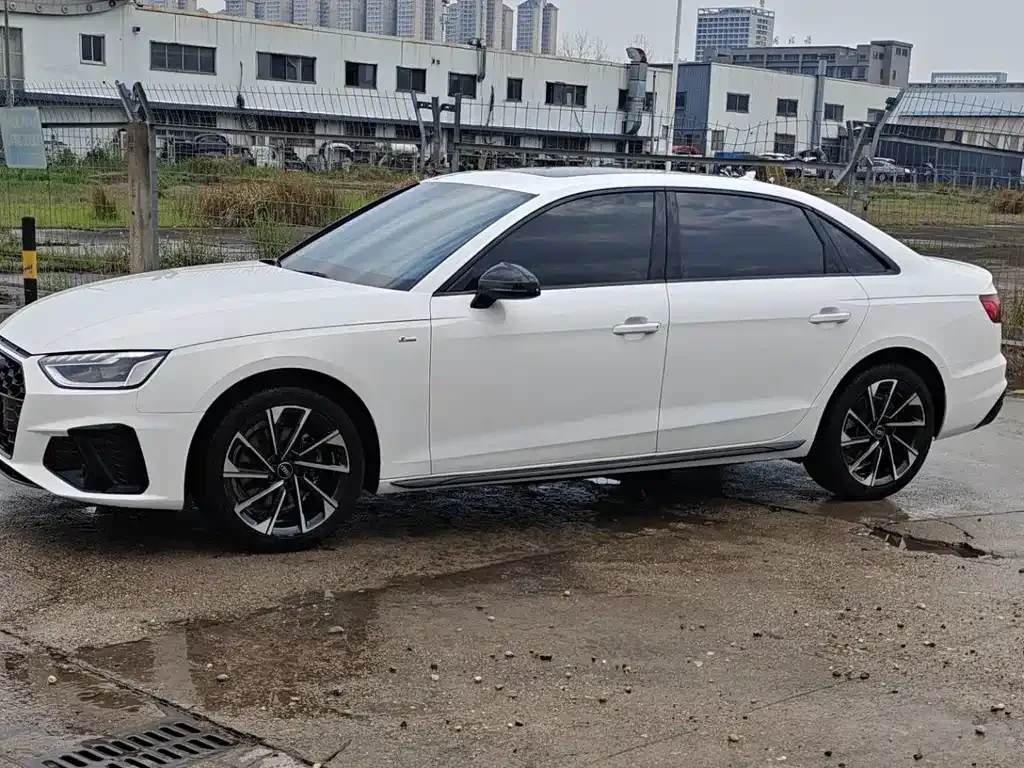 Audi A4L 2023 из CN, фото 8