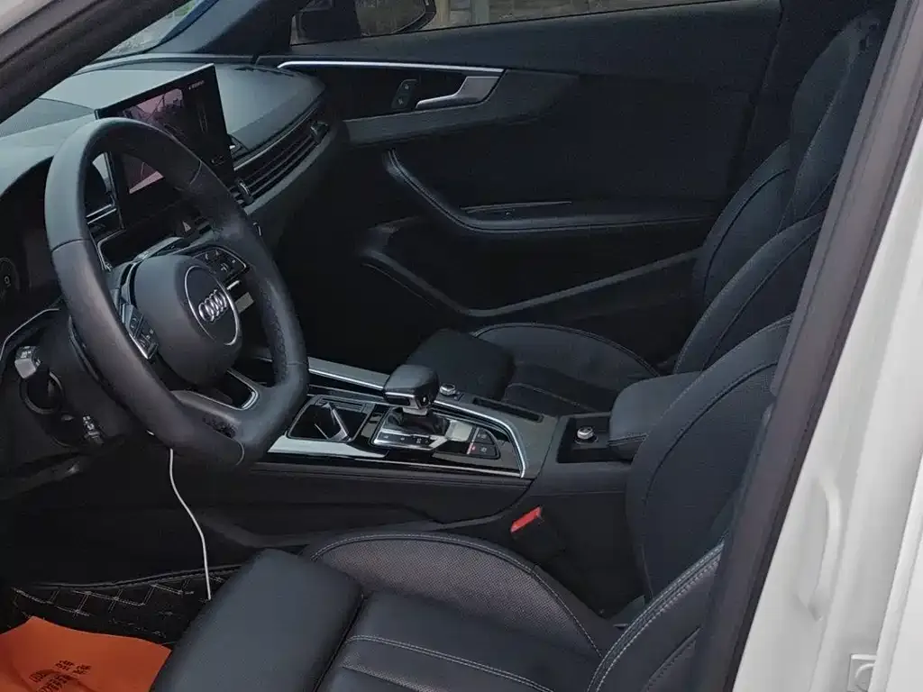 Audi A4L 2023 из CN, фото 2