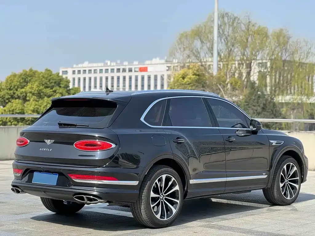 Bentley Bentayga 2022 из CN, фото 9