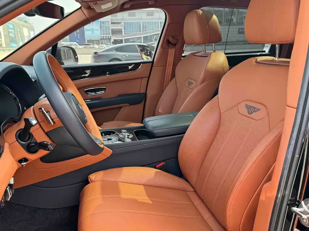 Bentley Bentayga 2022 из CN, фото 5