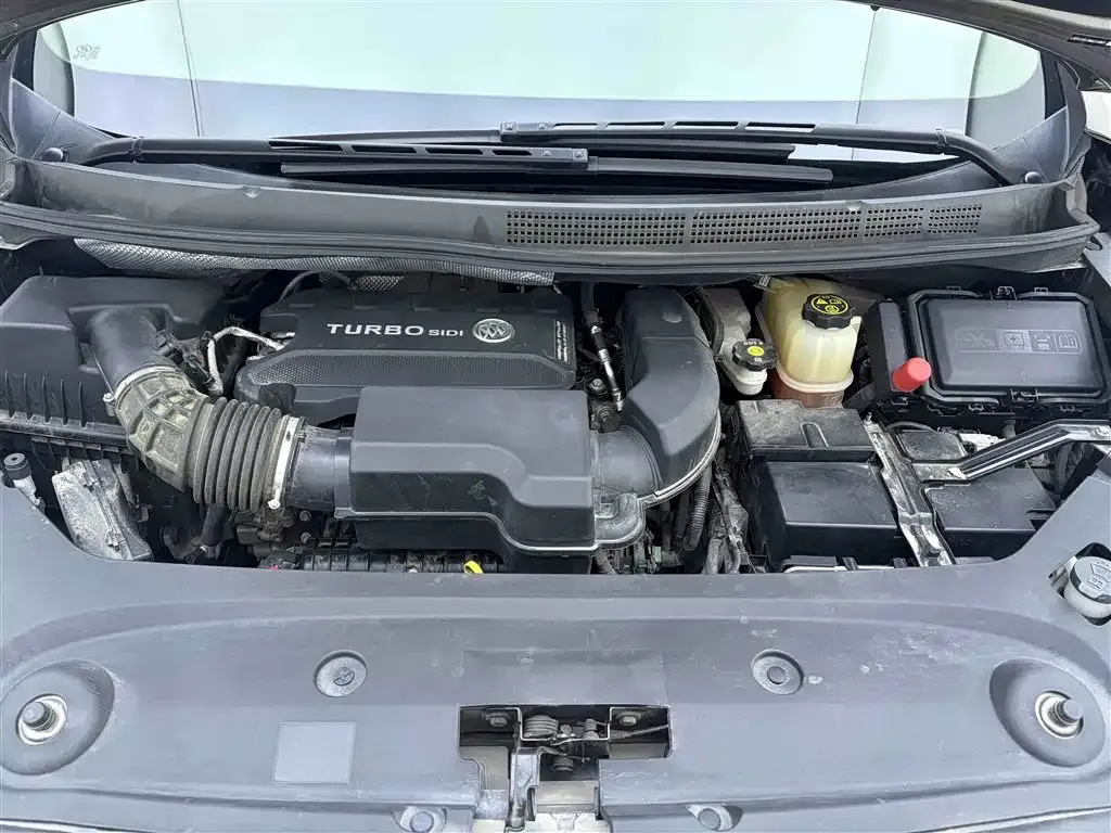 Buick GL8 2021 из CN, фото 10