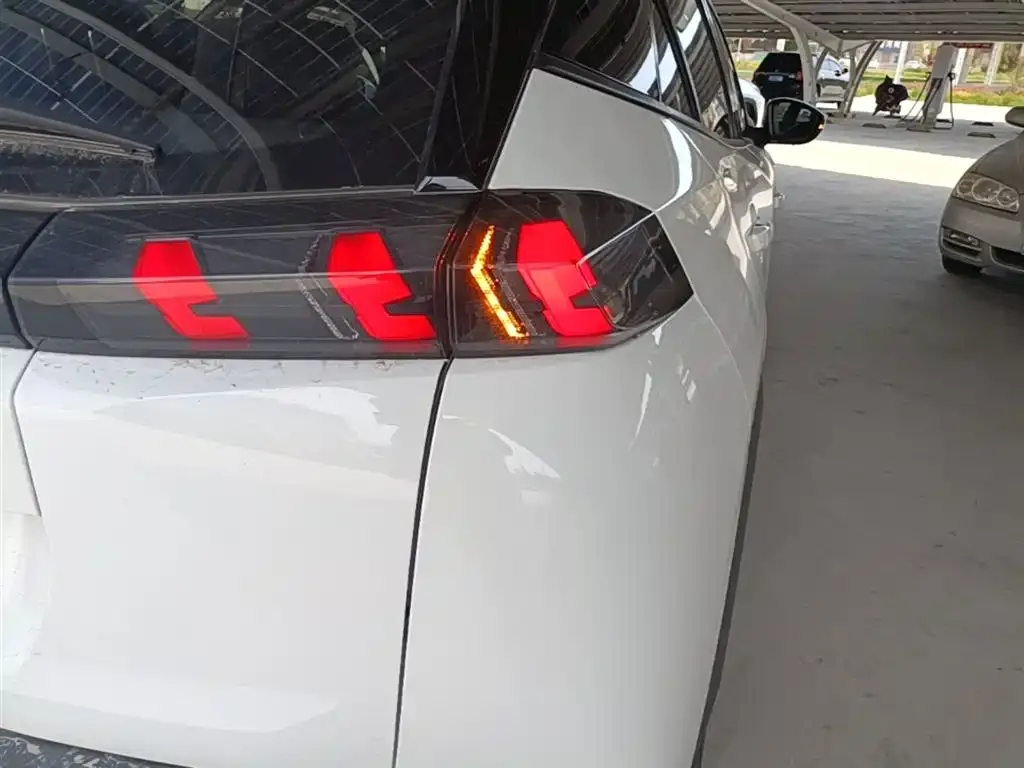 Peugeot 2008 2023 из CN, фото 2