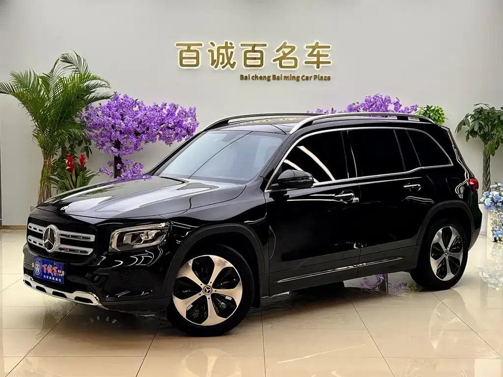 Mercedes-Benz GLB — фото 1