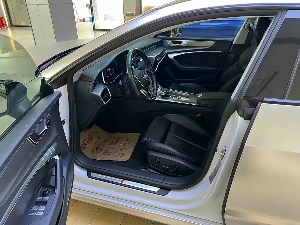Audi A7 2022 из CN, фото 10