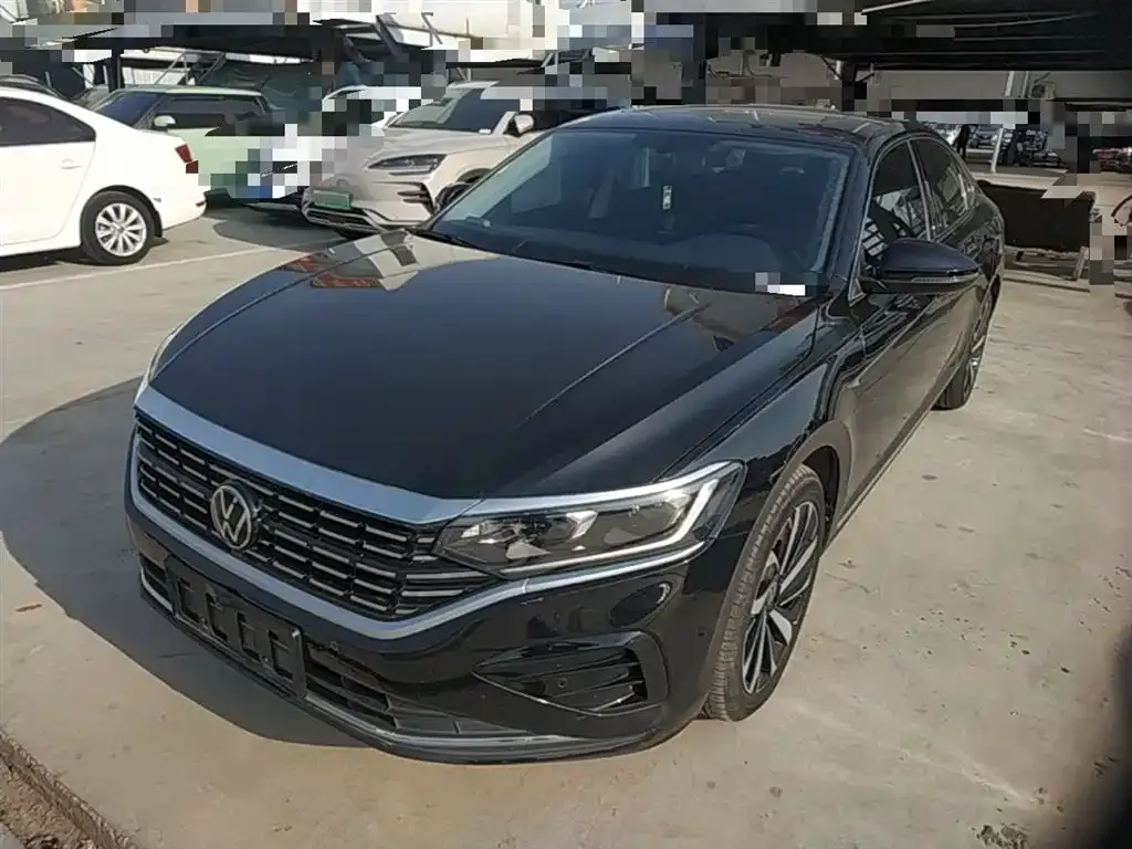 Volkswagen Passat — фото 1