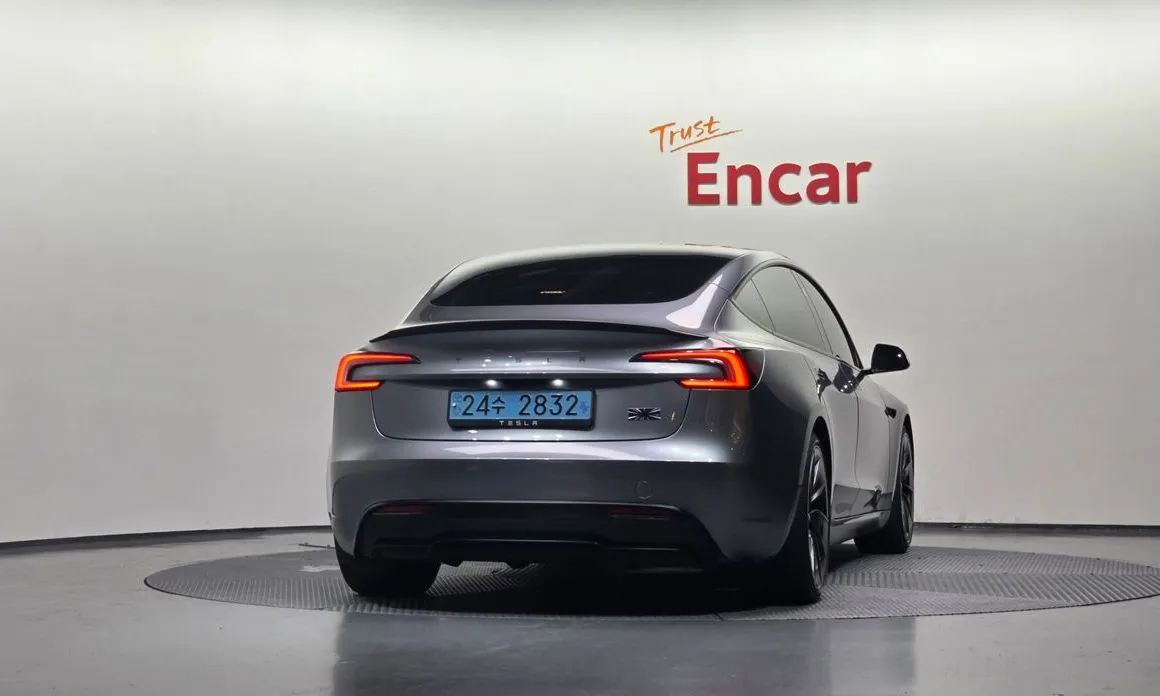 Tesla Model 3 2024 из KR, фото 2