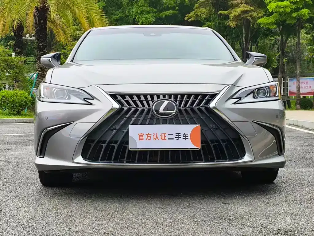 Lexus ES — фото 10