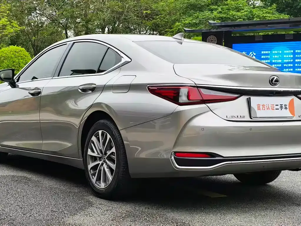 Lexus ES — фото 3