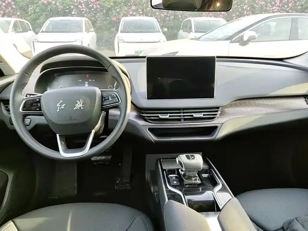Hongqi E-QM5 — фото 2
