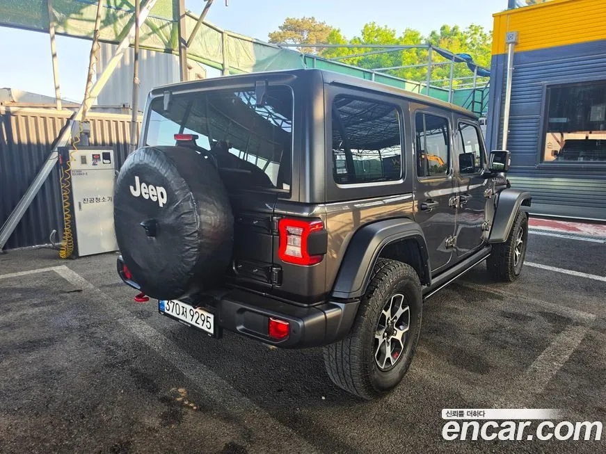 Jeep Wrangler — фото 10