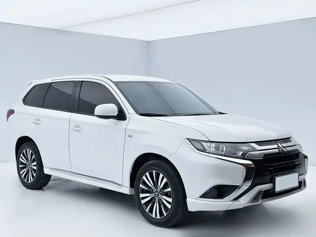 Mitsubishi Outlander — фото 3
