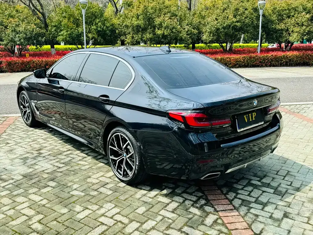 BMW 5 Series — фото 4