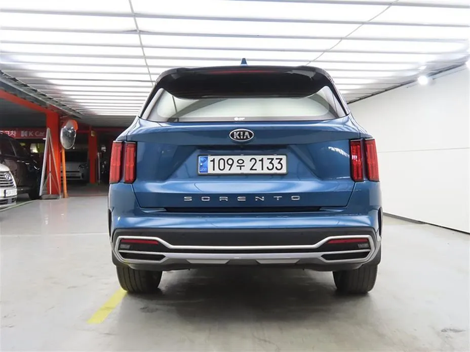 Kia Sorento — фото 9