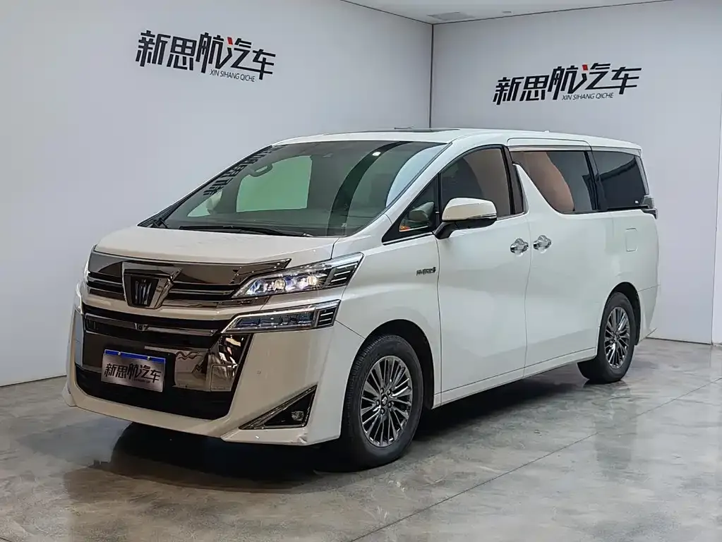 Toyota Vellfire — фото 1