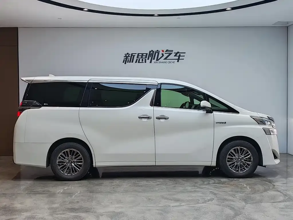 Toyota Vellfire — фото 8