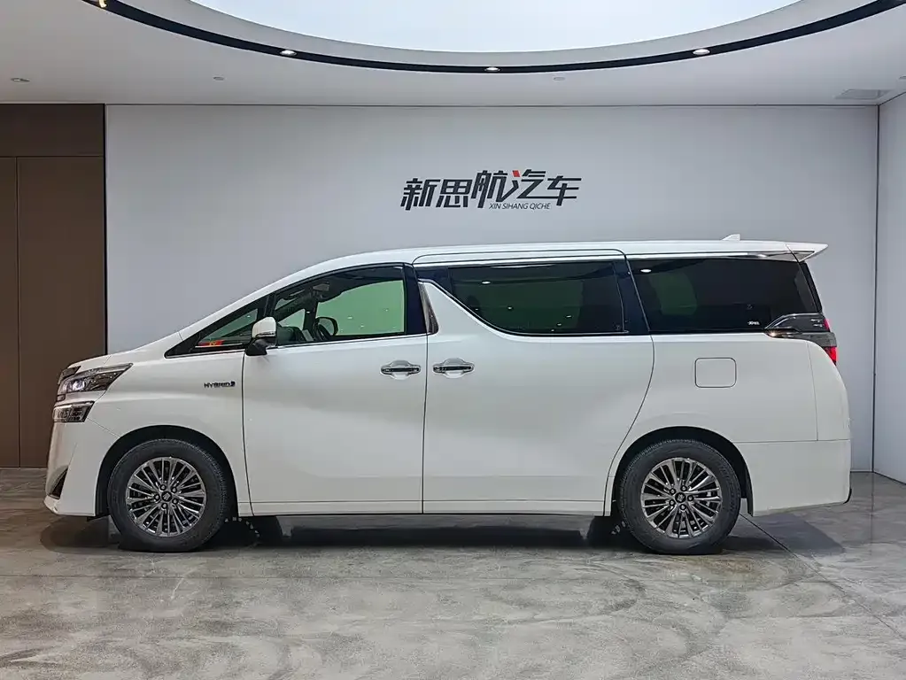 Toyota Vellfire — фото 7