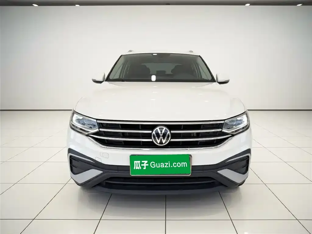 Volkswagen Tiguan L — фото 4