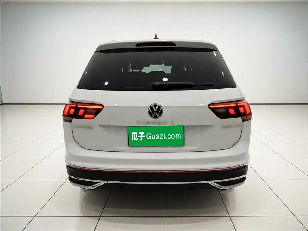 Volkswagen Tiguan L — фото 7