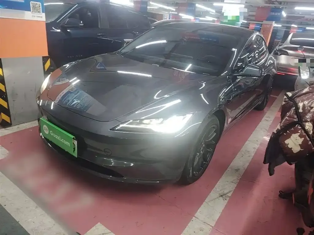 Tesla Model 3 — фото 1