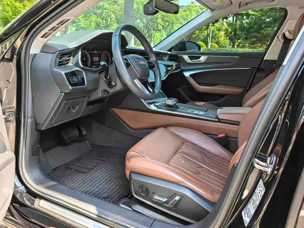 Audi A6L 2023 из CN, фото 4