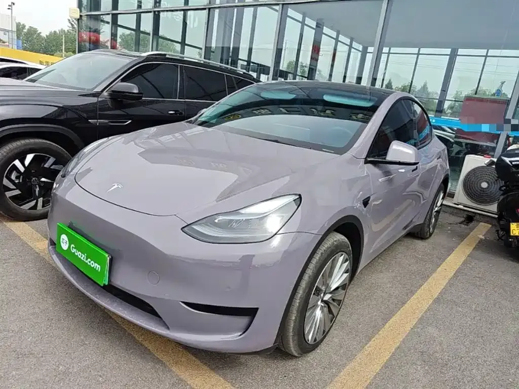 Tesla Model Y — фото 1