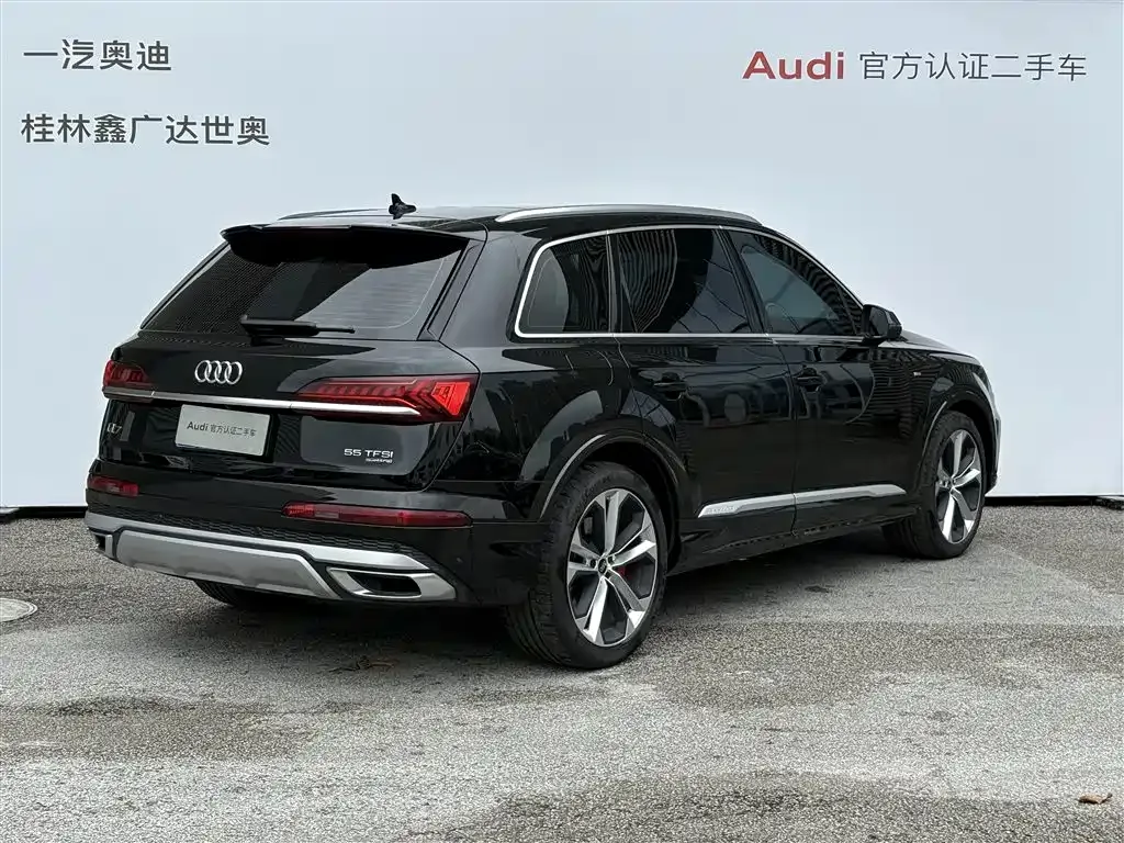 Audi Q7 — фото 10