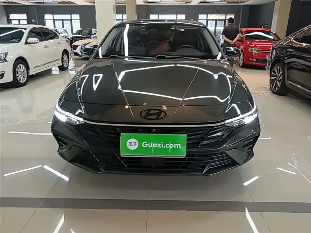 Hyundai Elantra — фото 8