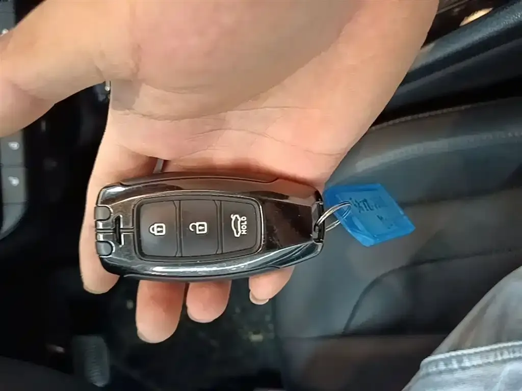 Hyundai Elantra — фото 10