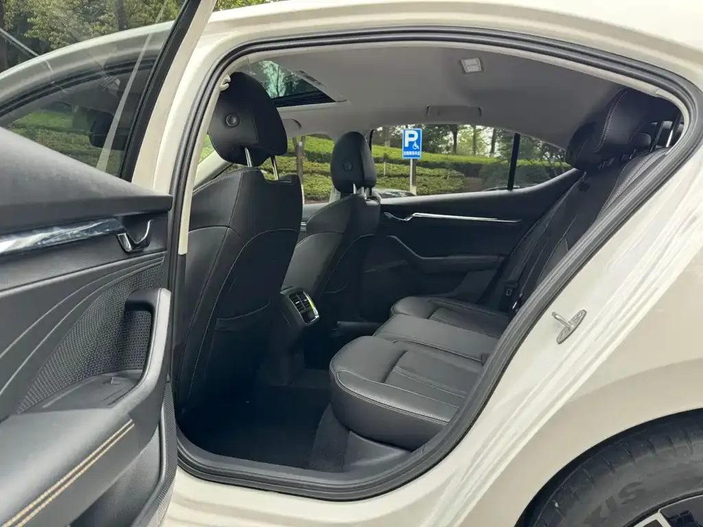 Skoda Octavia — фото 10