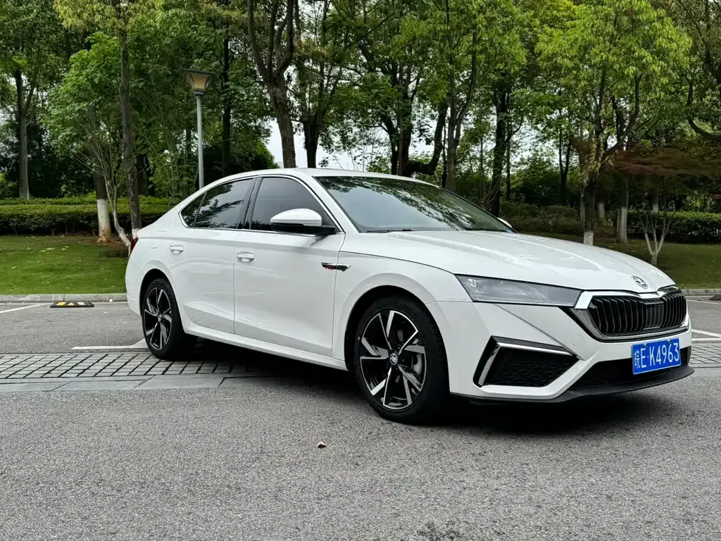 Skoda Octavia — фото 4