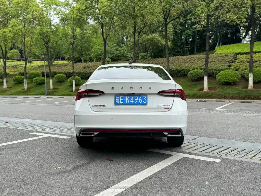 Skoda Octavia — фото 8