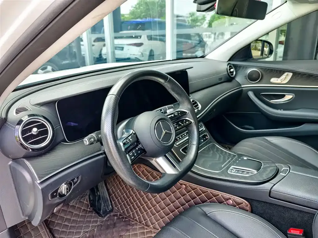 Mercedes-Benz E-Class (Import) — фото 4