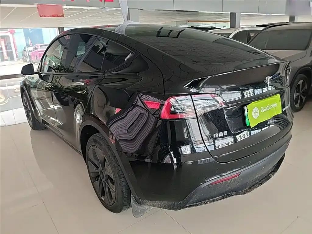 Tesla Model Y — фото 4