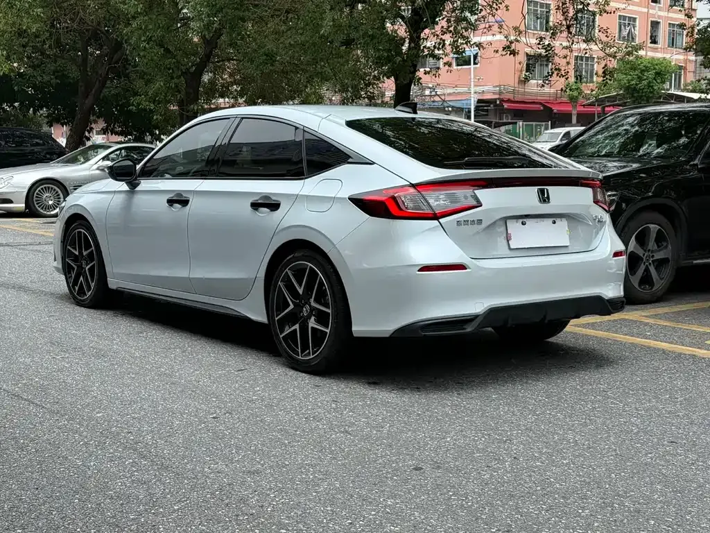 Honda Civic — фото 10