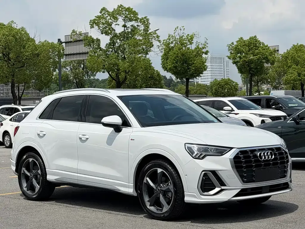 Audi Q3 — фото 6