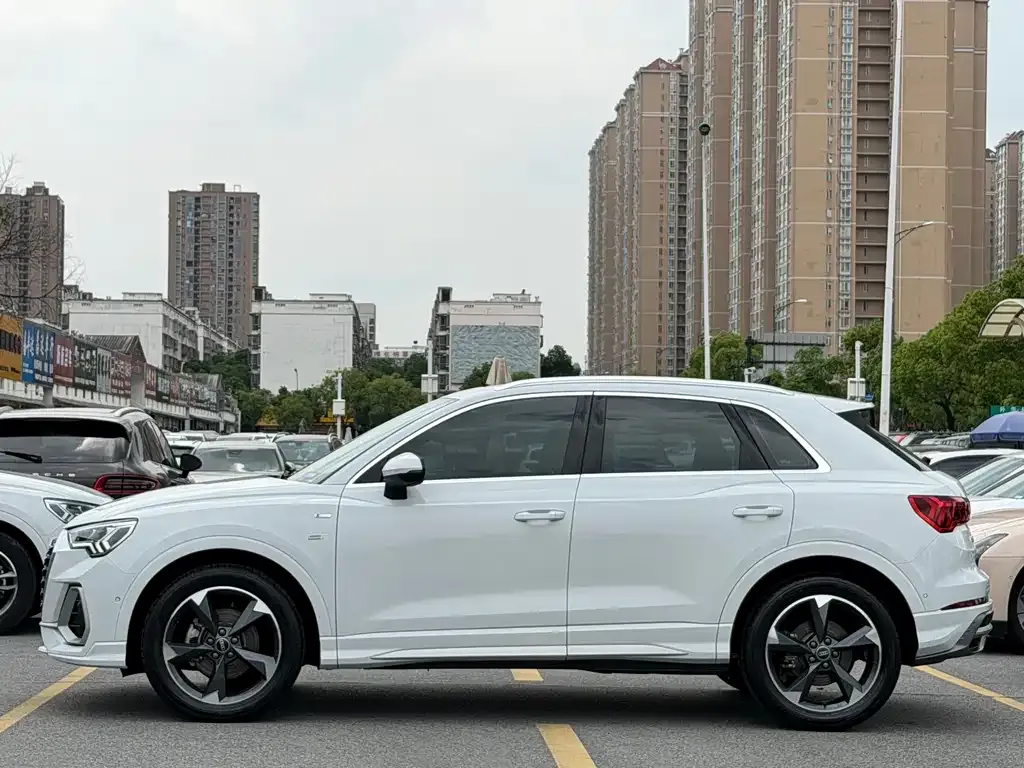 Audi Q3 — фото 4