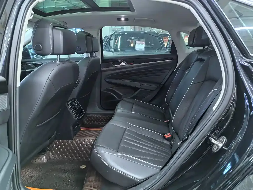 Volkswagen Passat — фото 7