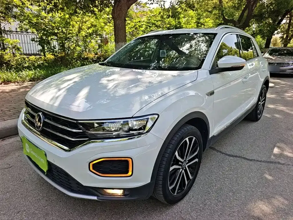 Volkswagen T-Roc — фото 9