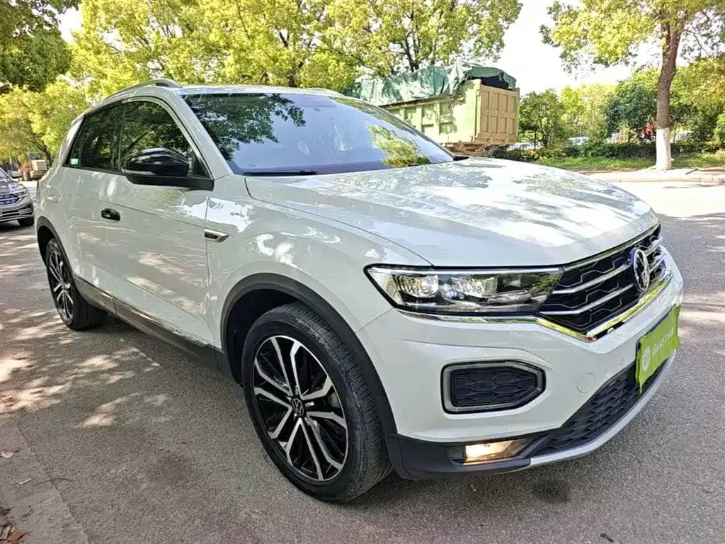 Volkswagen T-Roc — фото 7