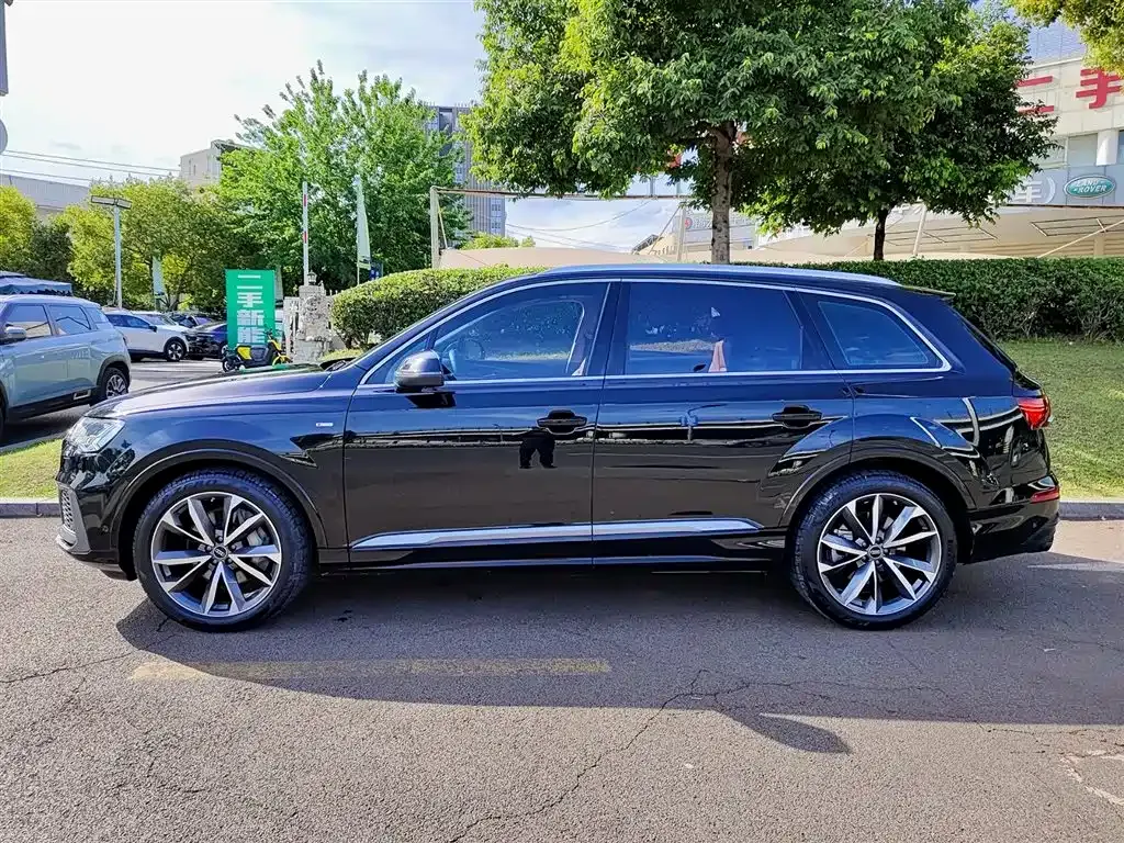 Audi Q7 — фото 6